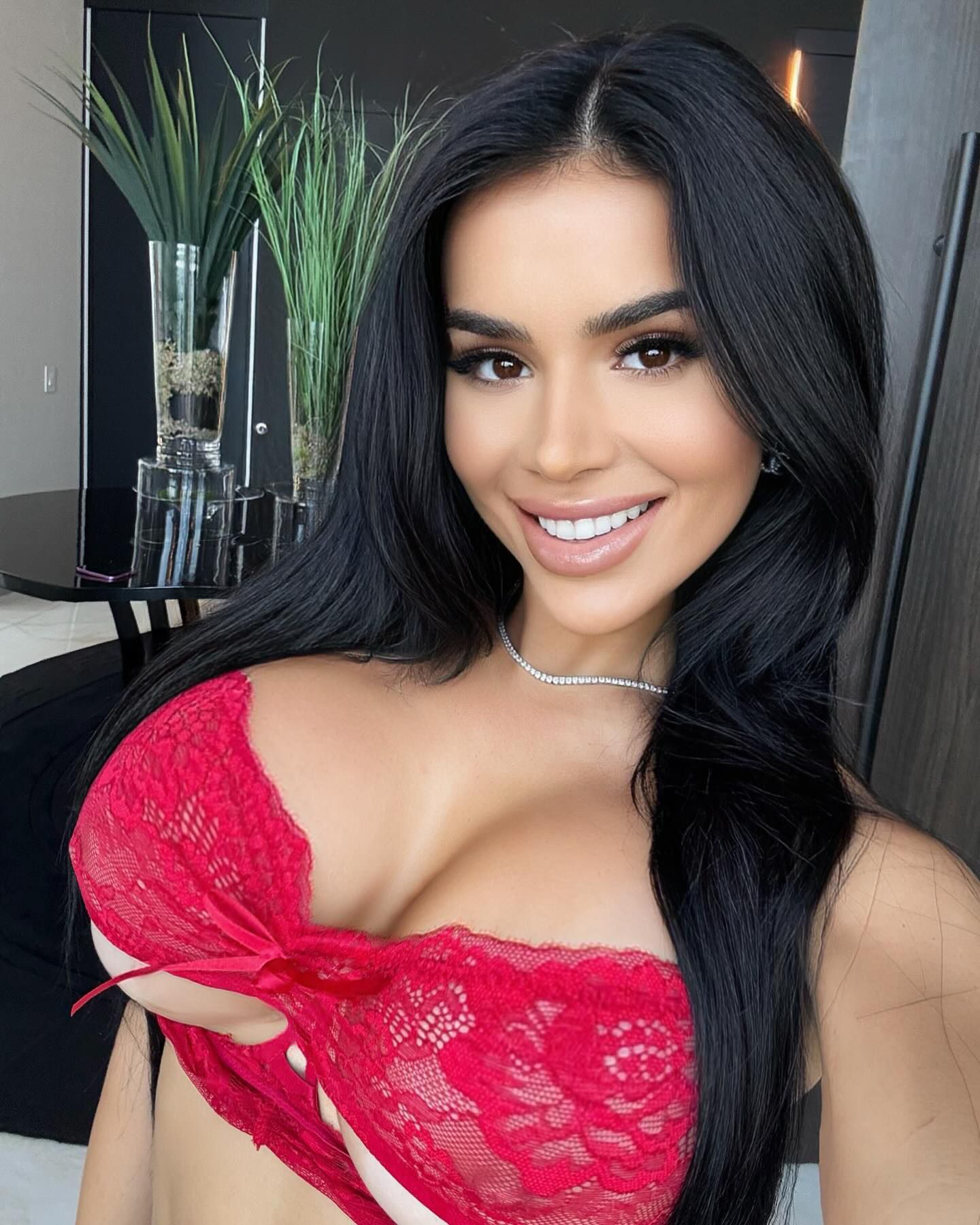 Escort - DAYANA - Ibiza Tops